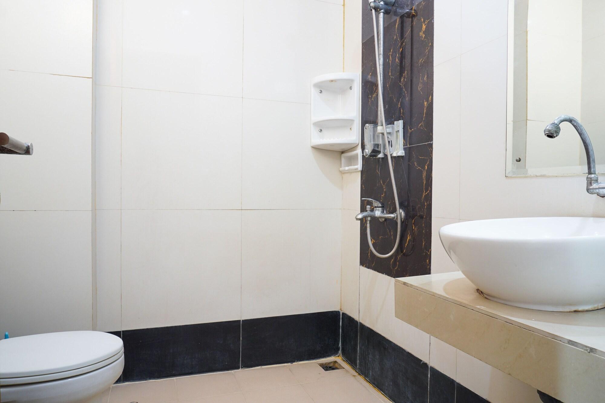Reddoorz Near Kemang Square Hotel Jakarta Kültér fotó